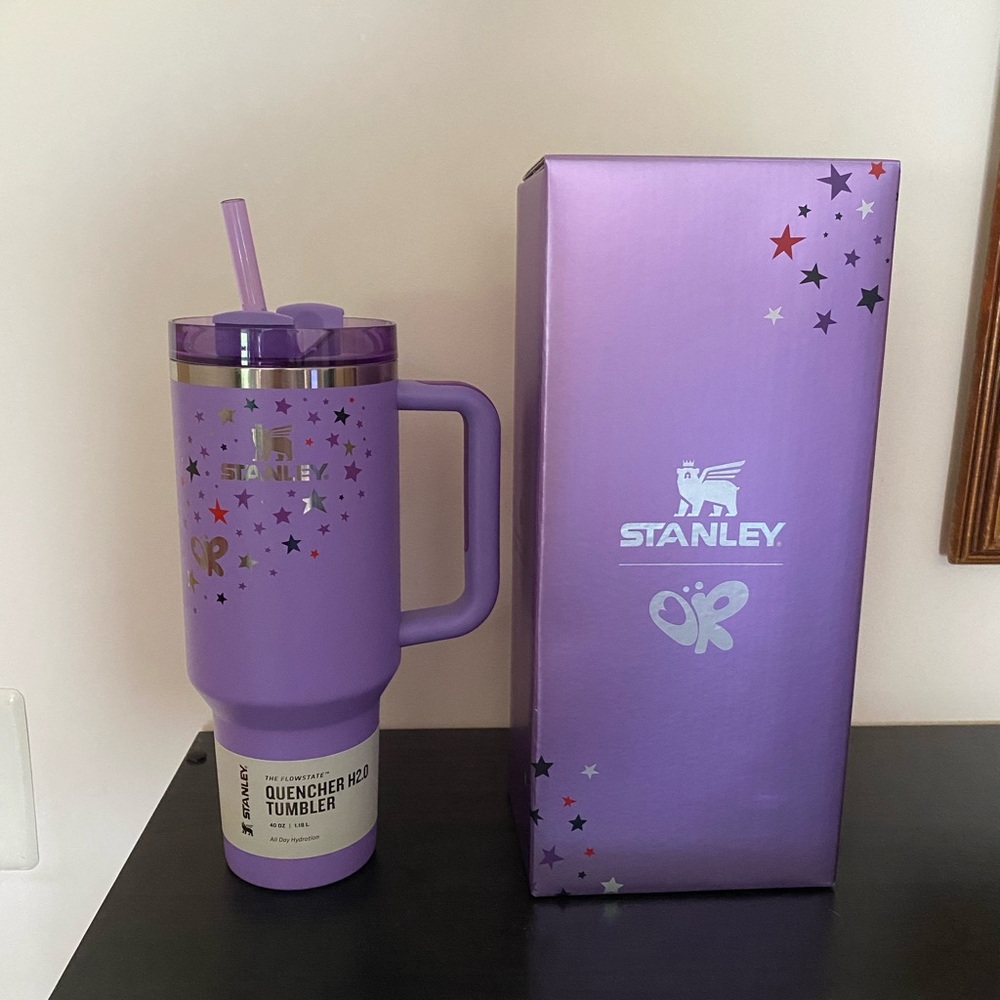 Stanley x Olivia Rodrigo Quencher Flowstate Tumbler 40oz READY TO SHIP